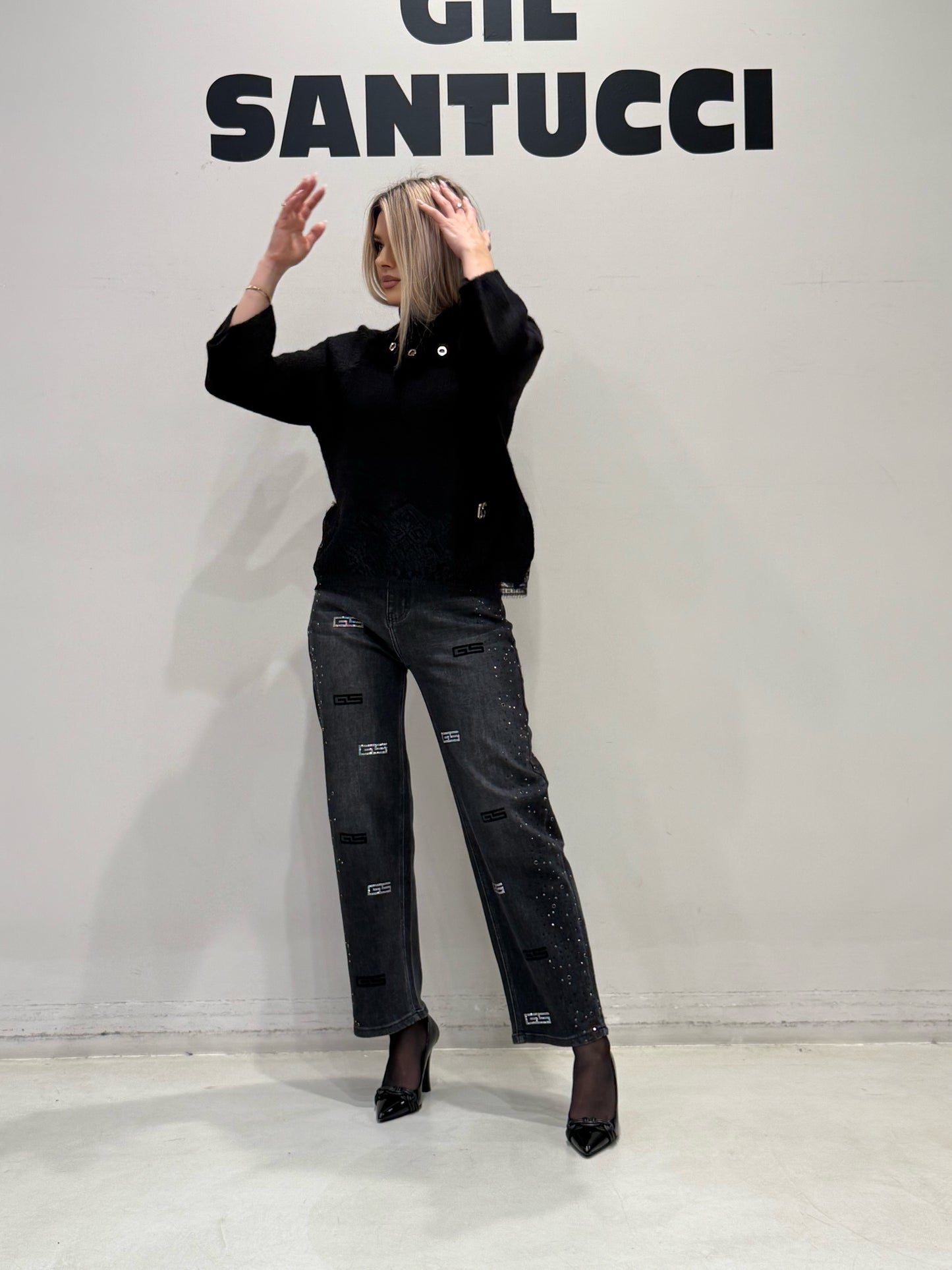 Jeans a gamba dritta con dettagli stass