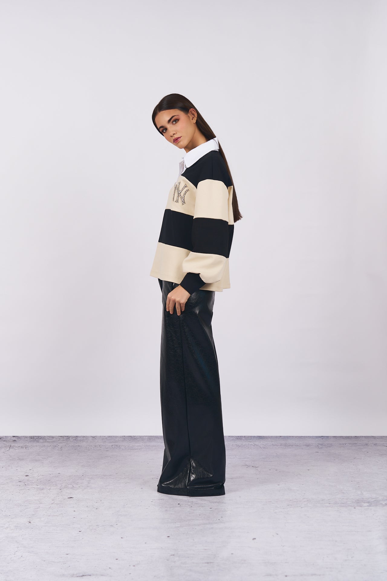 Maglia con colletto bianco - DORÉA STORE